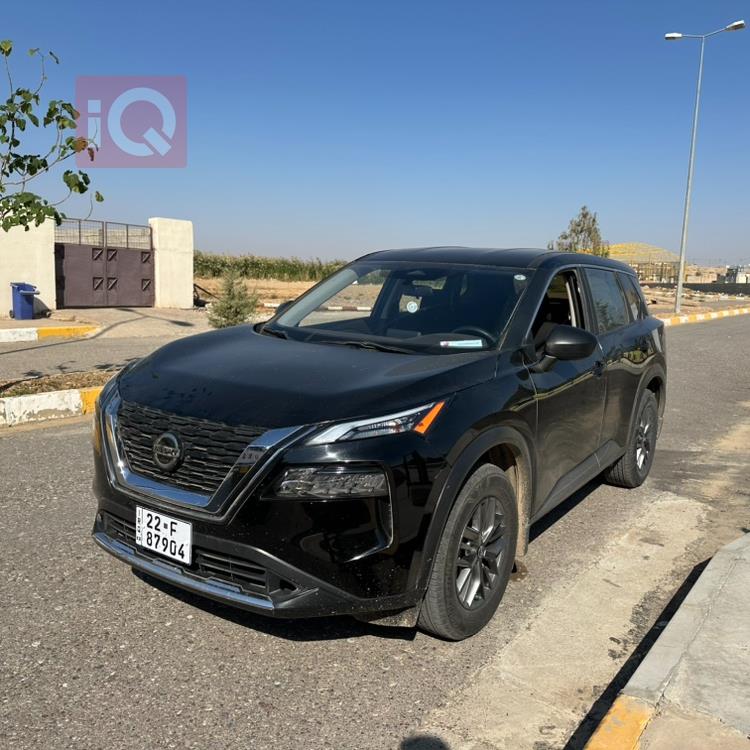 نيسان روج